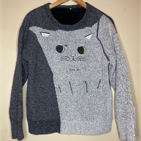 Taking a look cat sweater - Picture 2 of 6